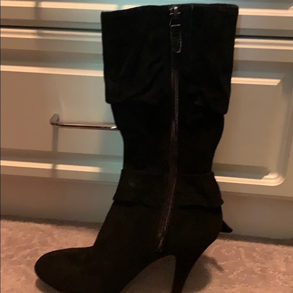 Boots - Picture 4 of 7